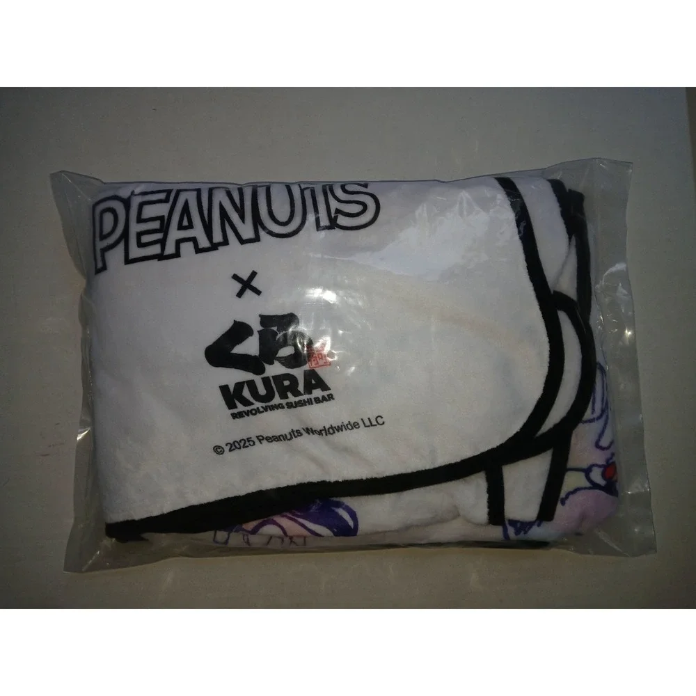 Kura Sushi x Peanuts Limited Edition Snuggle Blanket NEW!
